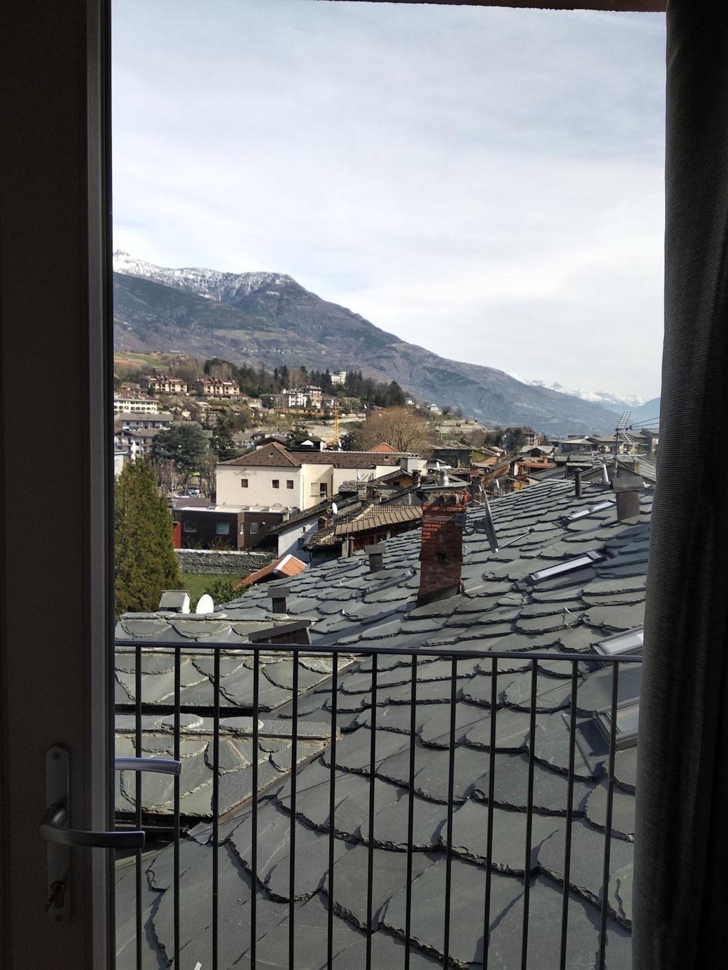 Maison Soleil - In Mansarda - Affitti Brevi Italia アオスタ エクステリア 写真